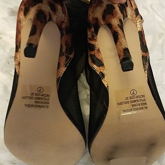 Open toe Booties - Picture 4 of 4